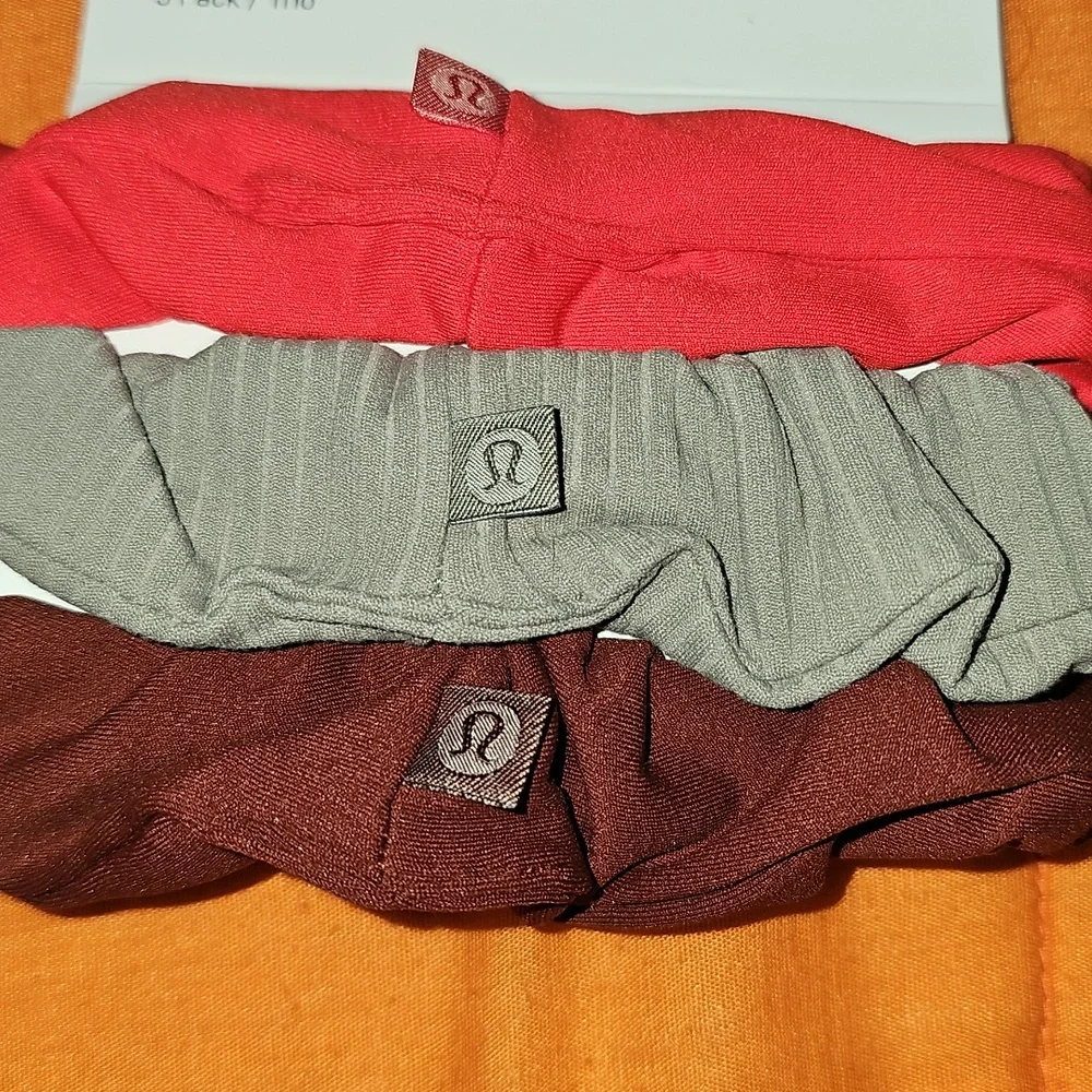 Lululemon Uplifting Scrunchies 3 Pack!! Gorgeous! LURD/ROWD/WSHG! RARE!